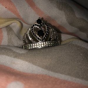 Crown ring